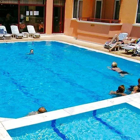 داملاتاس اليجانس للشقق الفندقية ألانيا