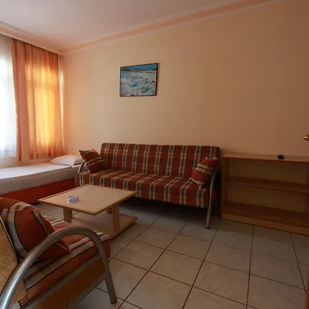 Damlatas Elegant מלון דירות 3*